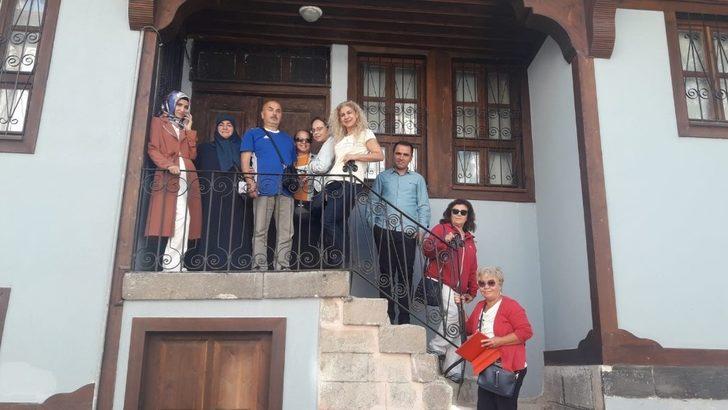 Termal turizm bölgelerine gelen vatandaşlar Afyonkarahisar tanıtılıyor G1