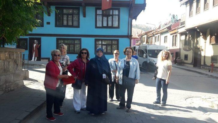 Termal turizm bölgelerine gelen vatandaşlar Afyonkarahisar tanıtılıyor G3