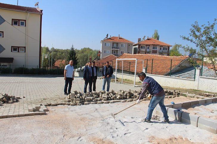 İlkokulda çevre düzenleme çalışmaları G4