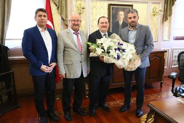 Başkan Çetin’den Eyüp İlçe Kaymakamı Kara’ya ziyaret G2