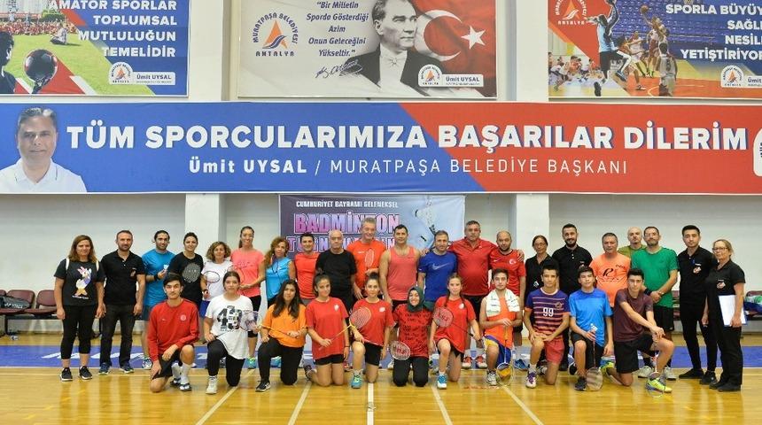 Cumhuriyet Bayramı badminton turnuvası