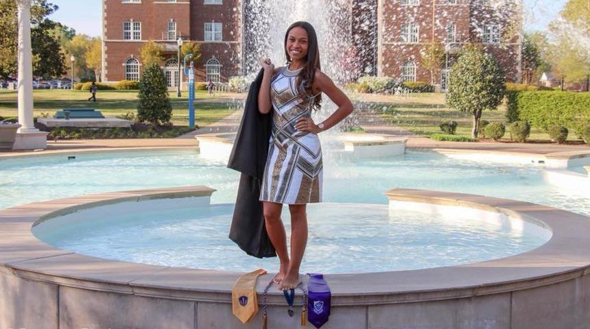 Kaybettiği babasına mesajlar atıyordu, 4 yıl sonra hayatının şokunu yaşadı!