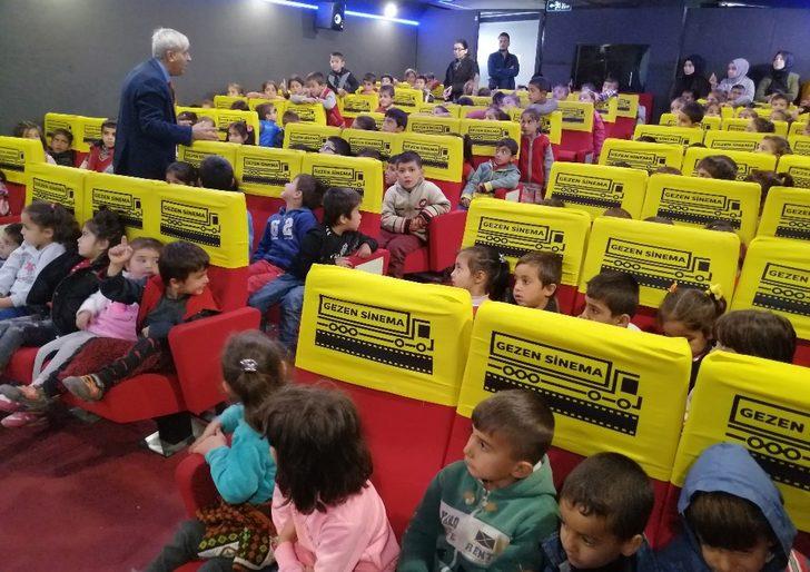 Köy okulu öğrencileri ilk kez sinemayla buluştu G2