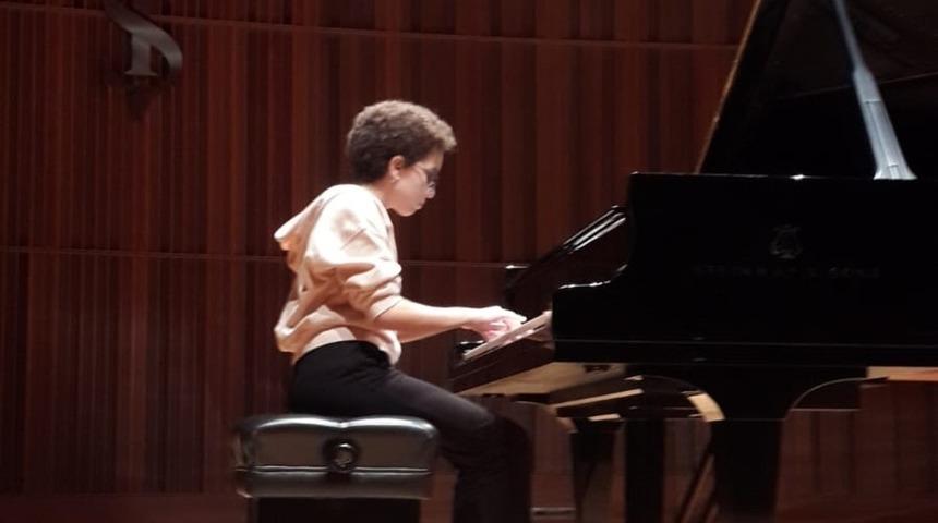 ME&Uuml; &ouml;ğrencisine &ouml;d&uuml;l