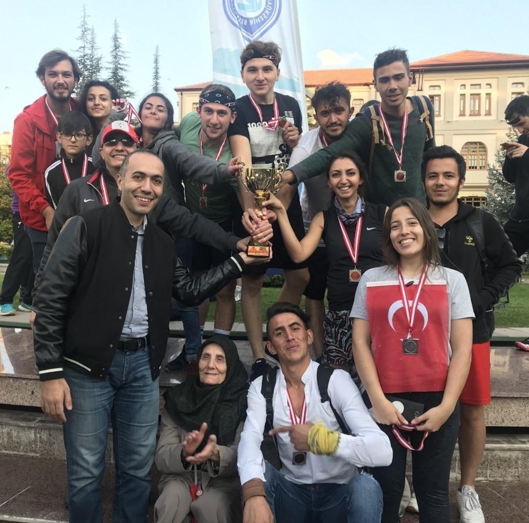 ESOG&Uuml; Mahmudiye At&ccedil;ılık MYO Dragon Takımı &lsquo;ESOG&Uuml; K&uuml;heylan&rsquo; ikincilik kupasını kaldırdı