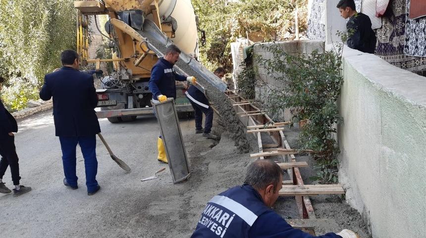 Hakkari’deki su tahliye kanallarında çalışma