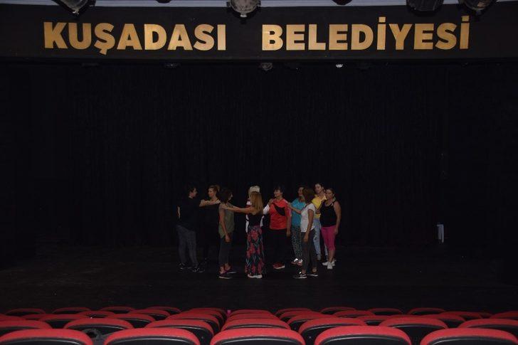 Kuşadası Belediye Tiyatrosu’nun yeni dönem kursiyerleri eğitimlere başladı G2