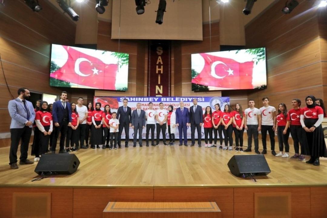 &Ouml;ğrenciler 29 Ekim&rsquo;i Şahinbey&rsquo;de kutladı