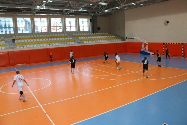 Kütahya’da öğretmenler arası voleybol ve futsal müsabakaları sona erdi G2