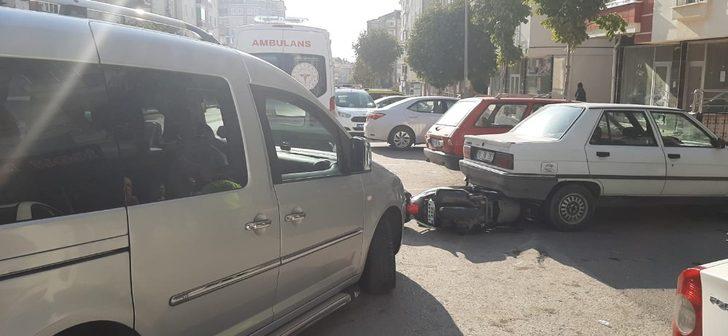 Ticari araç ile motosiklet çarpıştı: 1 yaralı G4