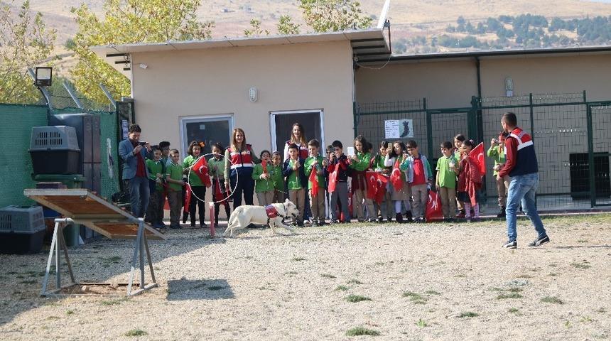 Cumhuriyet Bayramı nedeniyle &ouml;ğrencilere sosyal faaliyet