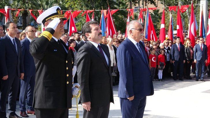 Çanakkale’de 29 Ekim kutlamaları çelenk sunma töreni ile başladı G4