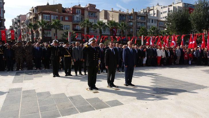 Çanakkale’de 29 Ekim kutlamaları çelenk sunma töreni ile başladı G5