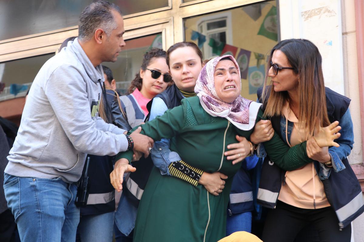 HDP &ouml;n&uuml;ndeki eylemde 56'ncı g&uuml;n