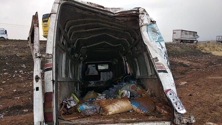 Şanlıurfa’da devrilen araçtaki 2 kişi yaralandı G2