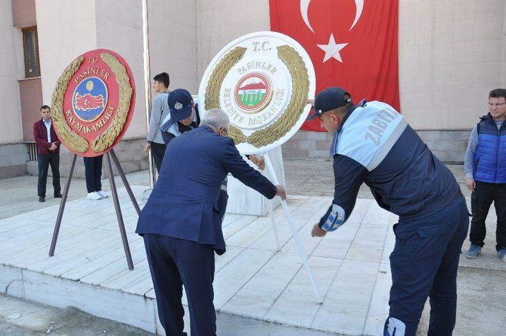 Cumhuriyetin 96. yıl dönüm etkinlikleri çelenk sunuyla başladı G2