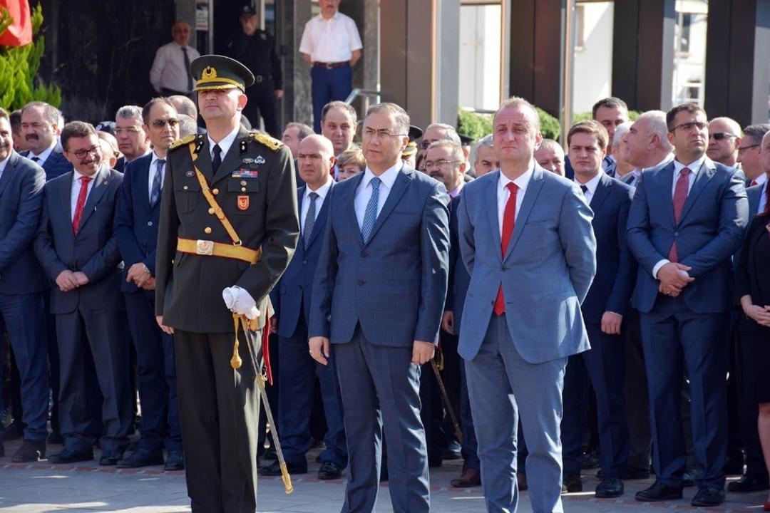 Sinop&rsquo;ta Cumhuriyet Bayramı, &ccedil;elenk t&ouml;reniyle başladı