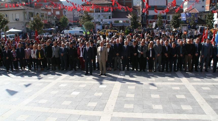 Devrek&rsquo;te Cumhuriyet Bayramı nedeniyle &ccedil;elenk sunum t&ouml;reni ger&ccedil;ekleştirildi