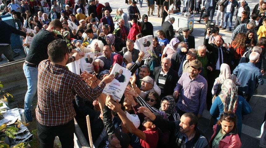 Devrek Belediyesi vatandaşlara fidan dağıttı