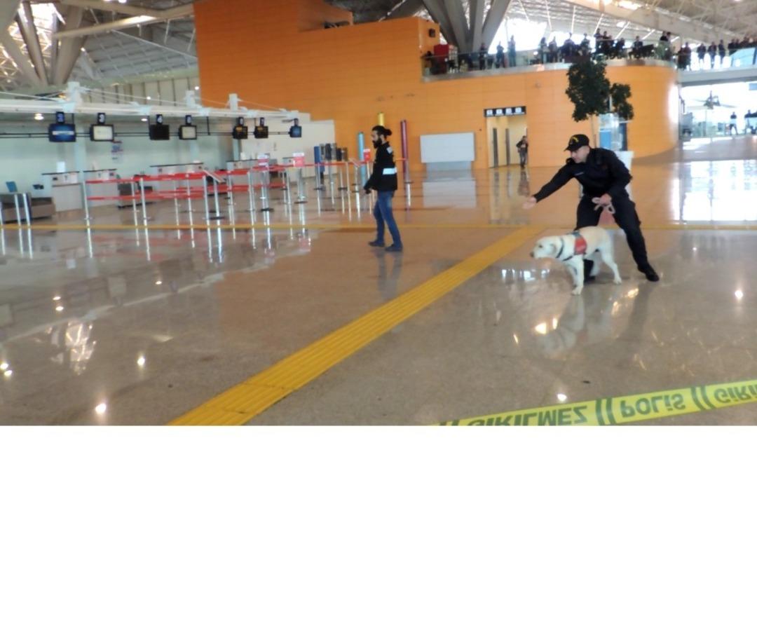 Kars Harakani Havalimanı&rsquo;nda silahlı saldırı tatbikatı ger&ccedil;eği aratmadı