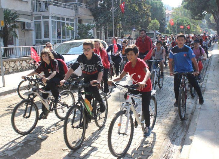 Manisa ilçelerinde ’Cumhuriyet’ coşkusu başladı G4