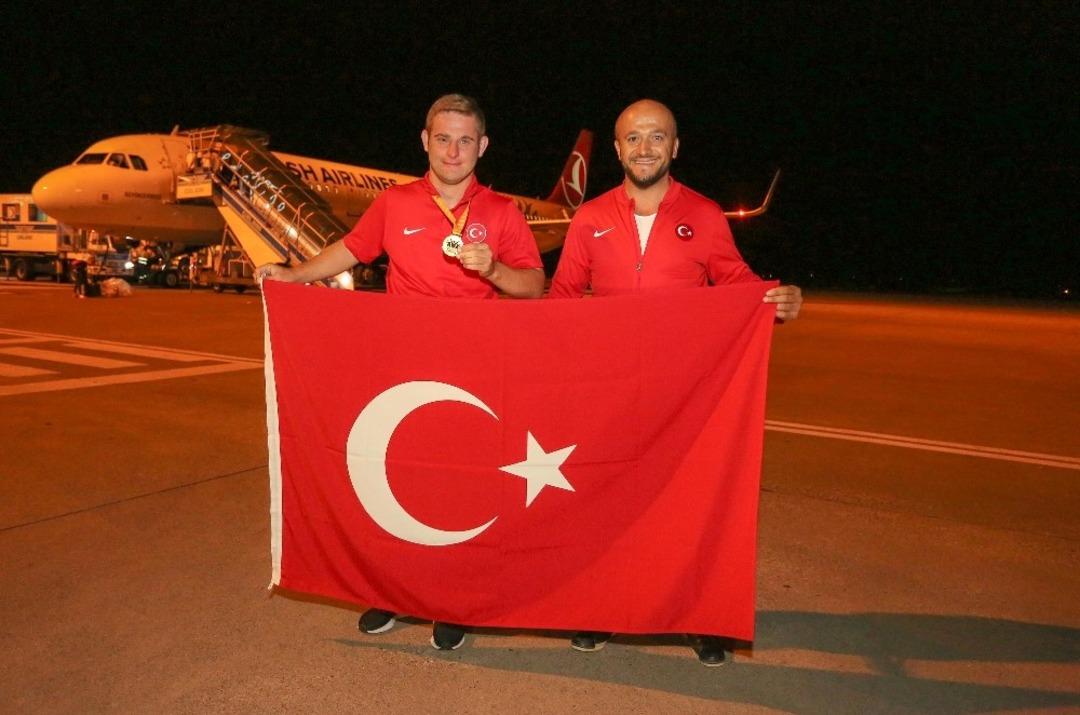 Cumhurbaşkanlığından milli sporcu Ali Topaloğlu&rsquo;na davet