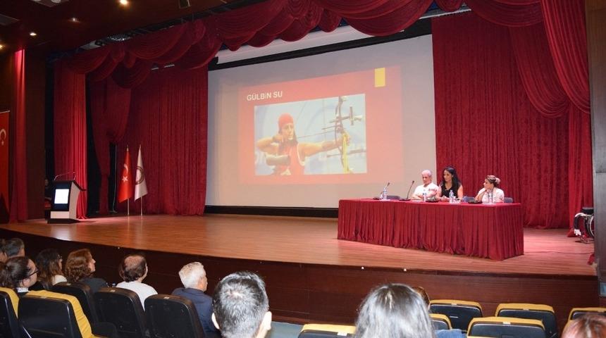 Hatay&rsquo;da "Zoru Başaranlar Kariyer G&uuml;nleri" d&uuml;zenlendi