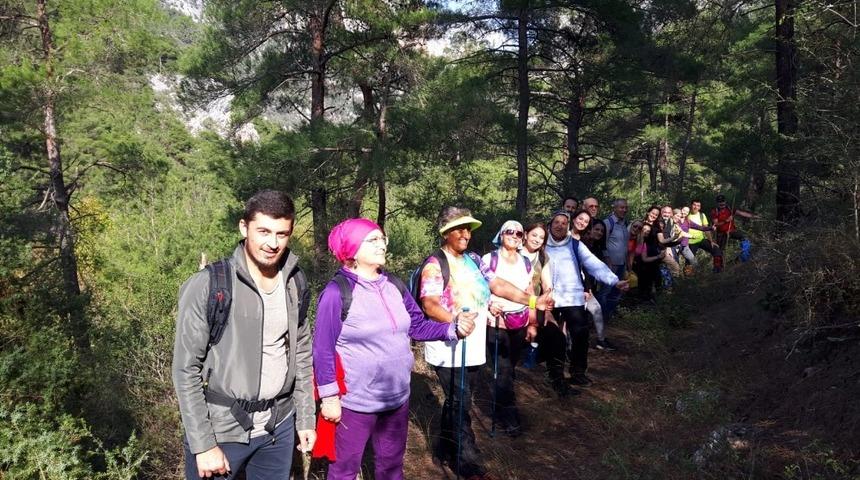 YEKSAYDER üyeleri tarihi Roma Yolunda yürüdü