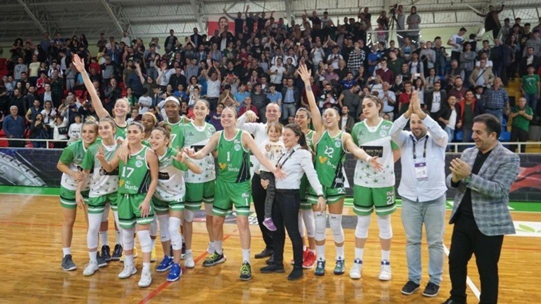 Periler İzmit&rsquo;te galibiyeti yakaladı