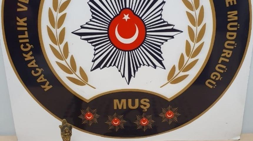 Polisten tarihi eser kaçakçılarına operasyon