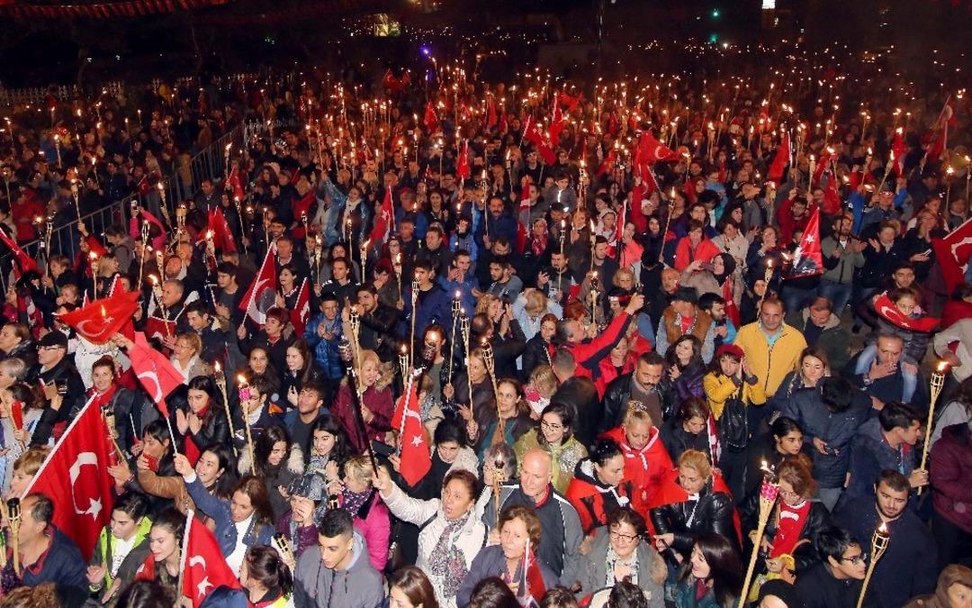 Hep birlikte Cumhuriyet coşkusu