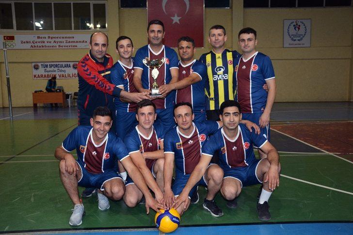 Voleybol turnuvasının şampiyonu Jandarma G2