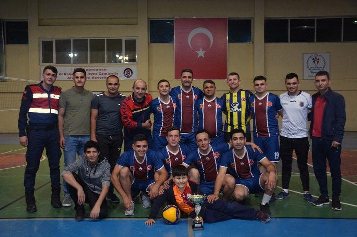 Voleybol turnuvasının şampiyonu Jandarma G3
