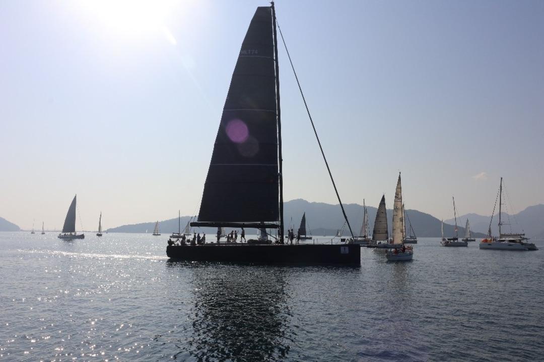 30. Marmaris Uluslararası Yarış Haftası r&uuml;zgarın g&uuml;c&uuml;yle başladı