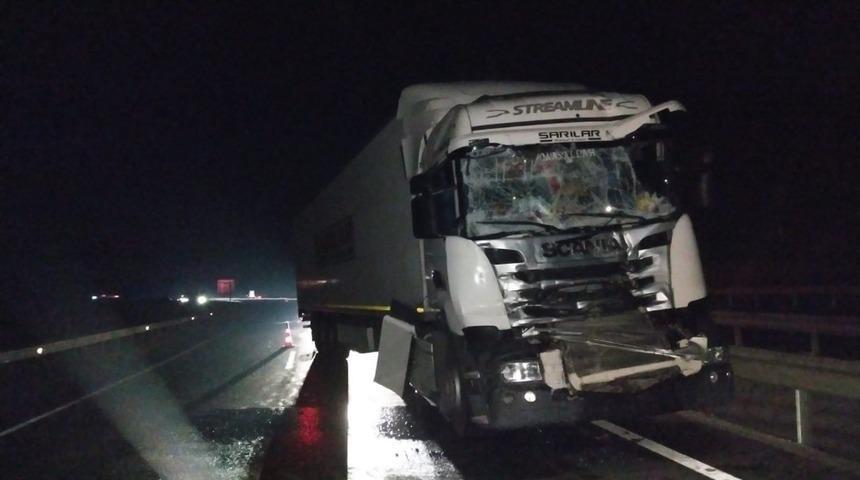 Bilecik&rsquo;te yola d&ouml;k&uuml;len mazot kazaya neden oldu