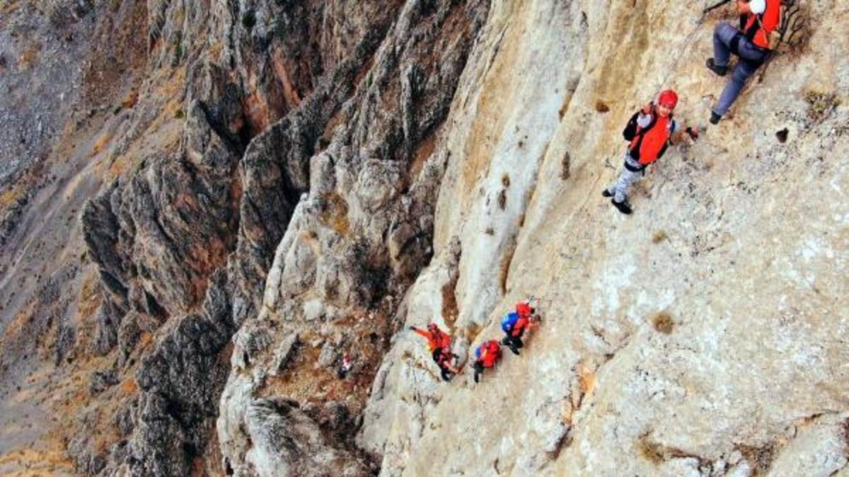 Erzincan'daki Via Ferrata adrenalin tutkunlarının uğrak yeri oldu