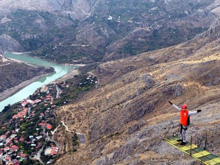 Erzincan'daki Via Ferrata adrenalin tutkunlarının uğrak yeri oldu G4