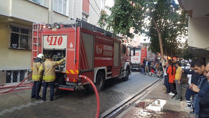 Esenyurt'ta binanın çatısında çıkan yangın söndürüldü G4
