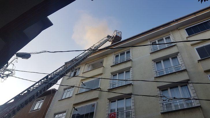 Esenyurt'ta binanın çatısında çıkan yangın söndürüldü G5