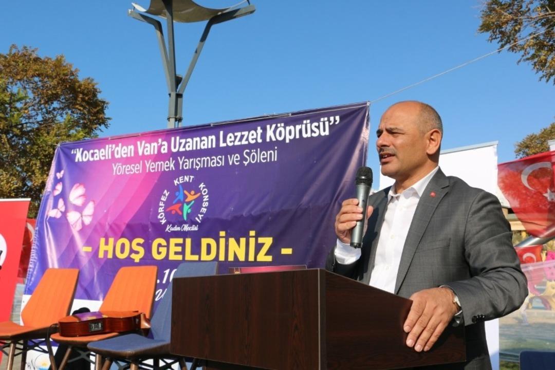 Başkan Şener S&ouml;ğ&uuml;t; "Van&rsquo;da g&ouml;n&uuml;l k&ouml;pr&uuml;leri kurduk"