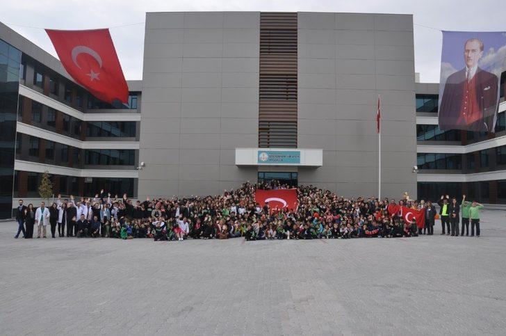 Nesibe Aydın Okulları Cumhuriyet için koştu G4