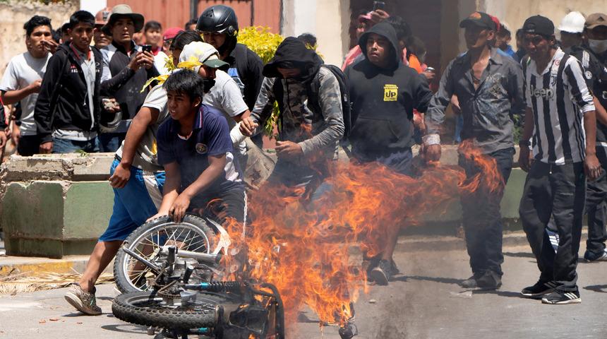 Kıtanın yarısı yangın yeri! Olaylar o ülkeye sıçradı