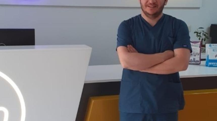 Beyazlatma y&ouml;ntemi ile dişlerde oluşan sararmalara son