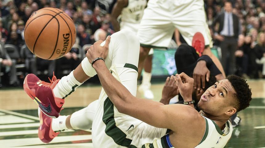 Milwaukee Bucks 129 - 112 Cleveland Cavaliers