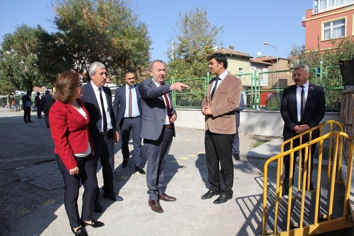 Başkan Şahiner’den miniklere bayraklı rozet G2