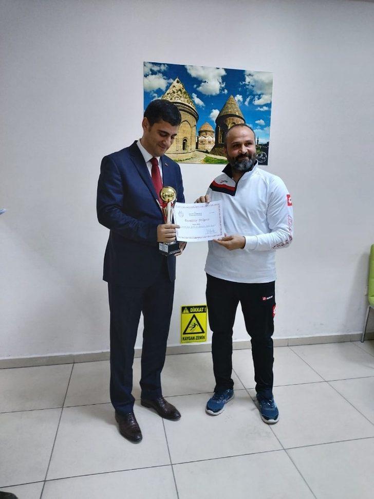 İlçe Milli Eğitim Müdürü Kıvanç, Öğretmenler Kupasına katılan öğretmenlerle bir araya geldi G4