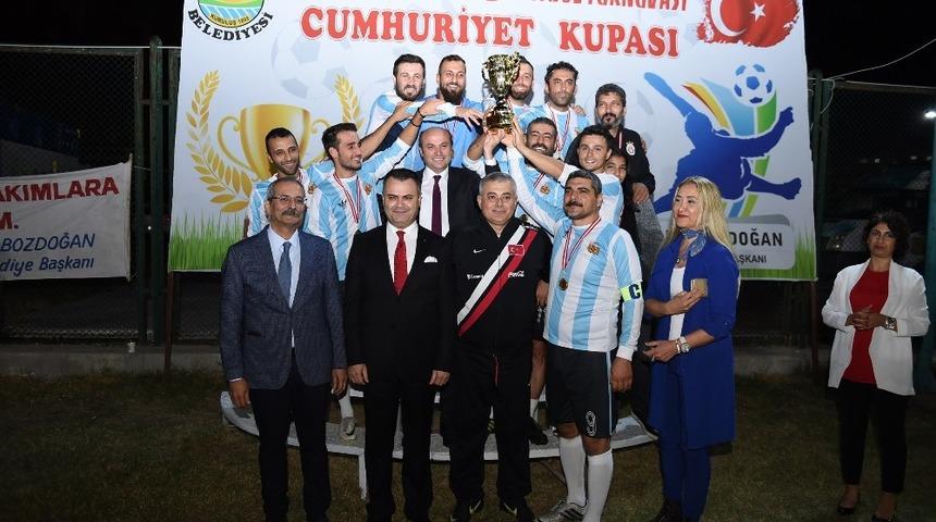Cumhuriyet Kupası final ma&ccedil;ında Sel&ccedil;uk Dereli d&uuml;d&uuml;k &ccedil;aldı