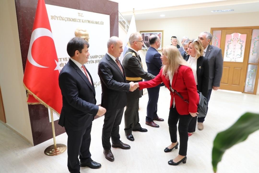 B&uuml;y&uuml;k&ccedil;ekmece&rsquo;de Cumhuriyet&rsquo;in 96. yılı kutlandı