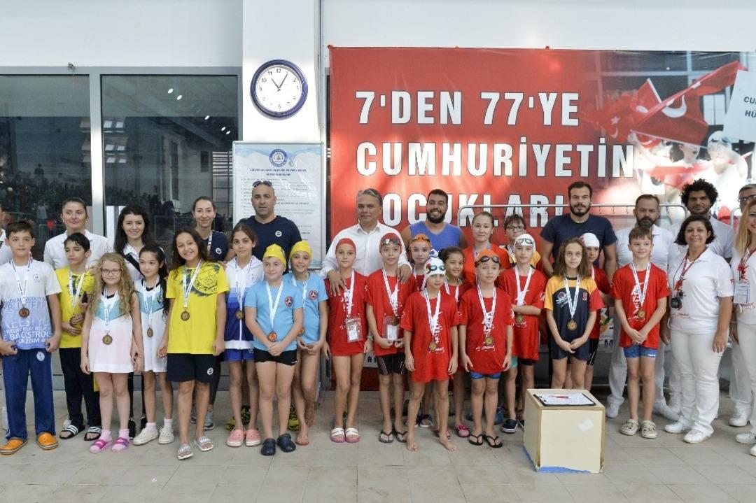 Madalyalar Başkan Uysal&rsquo;dan