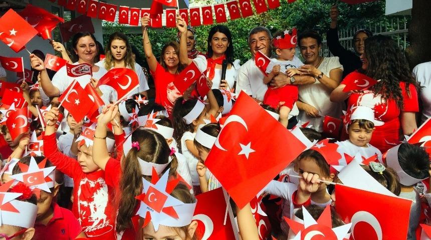 Muratpaşalı miniklerin Cumhuriyet coşkusu